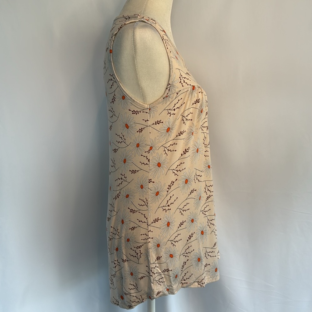 ❤️3/$30 Longyuan Daisy Tank - Picture 4 of 7